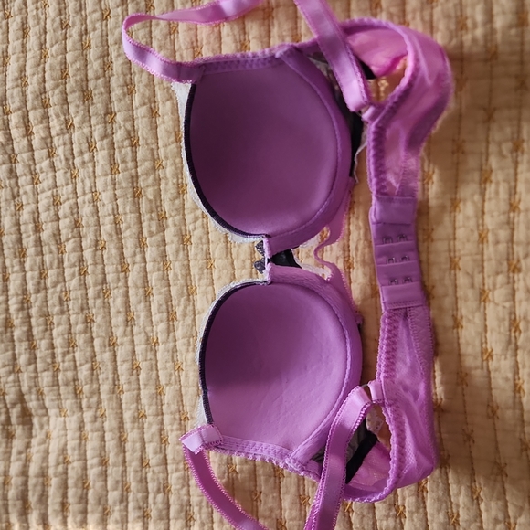 VS Dream Angel's lined Demi EUC 32A - Picture 7 of 11